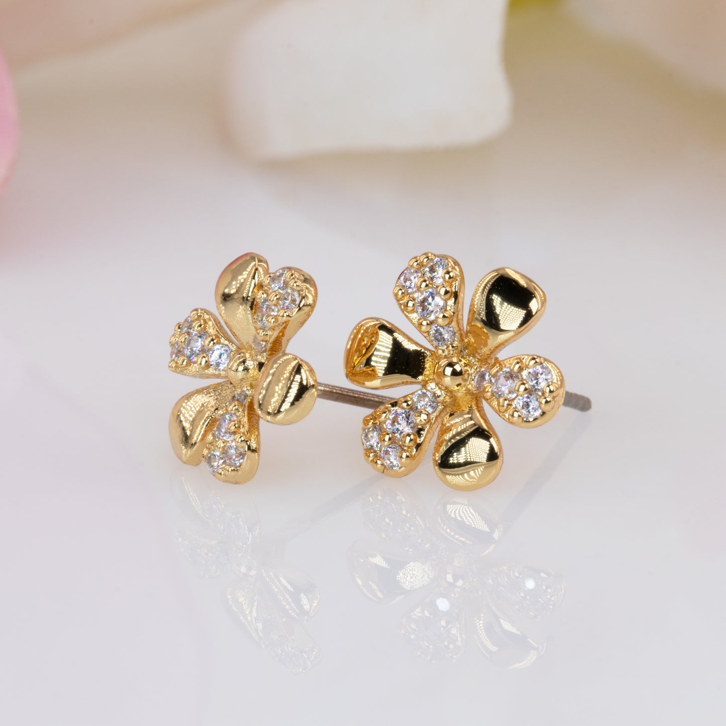 Small Daisy Stud Earrings