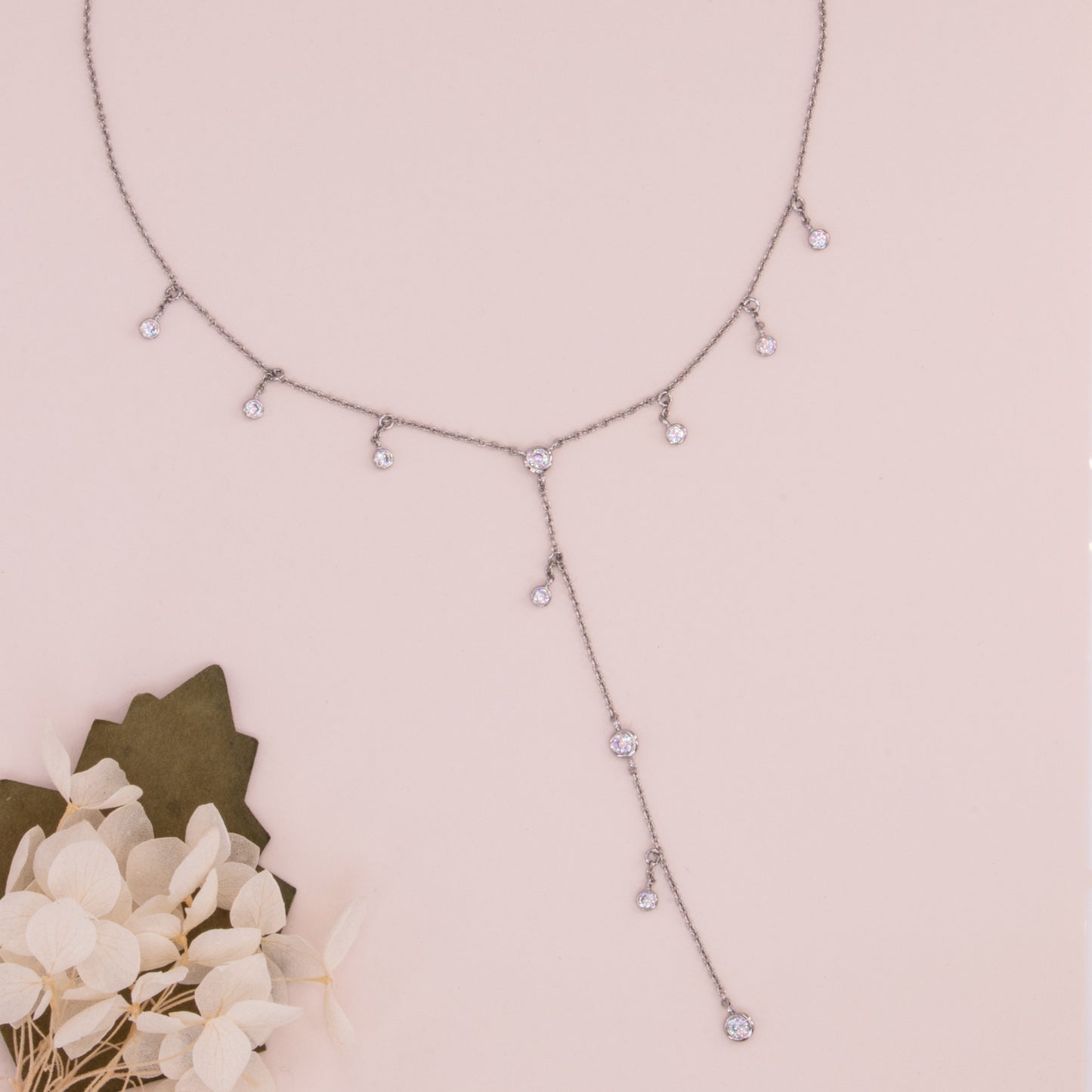 Dangling Y necklace